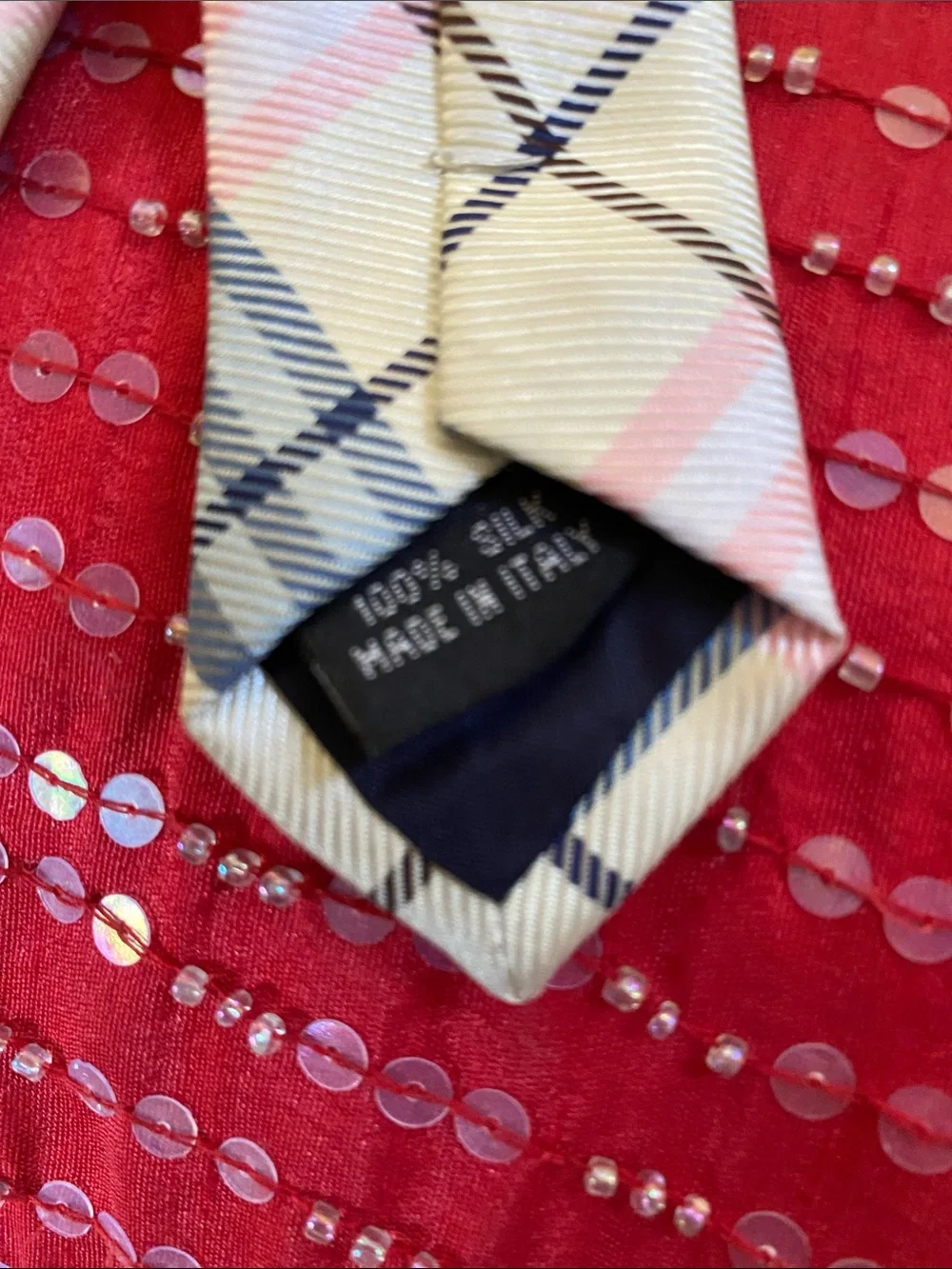 Burberry 💯 Silk Made in Italy 🇮🇹 Signature Subtle Shimmer Luxury Tie NWOT